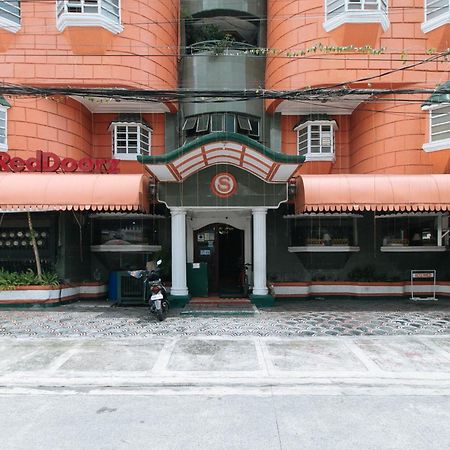 فندق Reddoorz Near East Avenue Medical Center كويزون سيتي المظهر الخارجي الصورة
