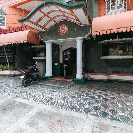 فندق Reddoorz Near East Avenue Medical Center كويزون سيتي المظهر الخارجي الصورة