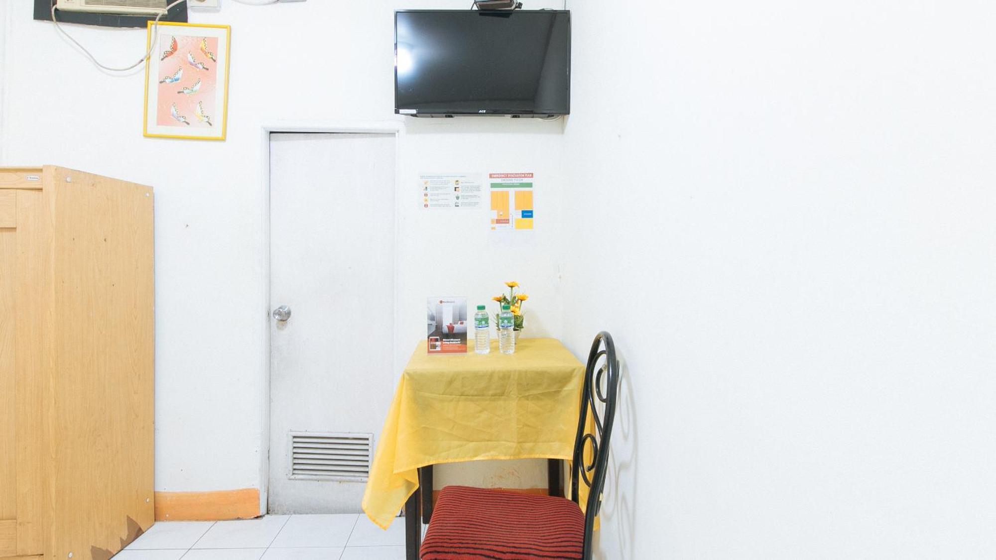 فندق Reddoorz Near East Avenue Medical Center كويزون سيتي المظهر الخارجي الصورة