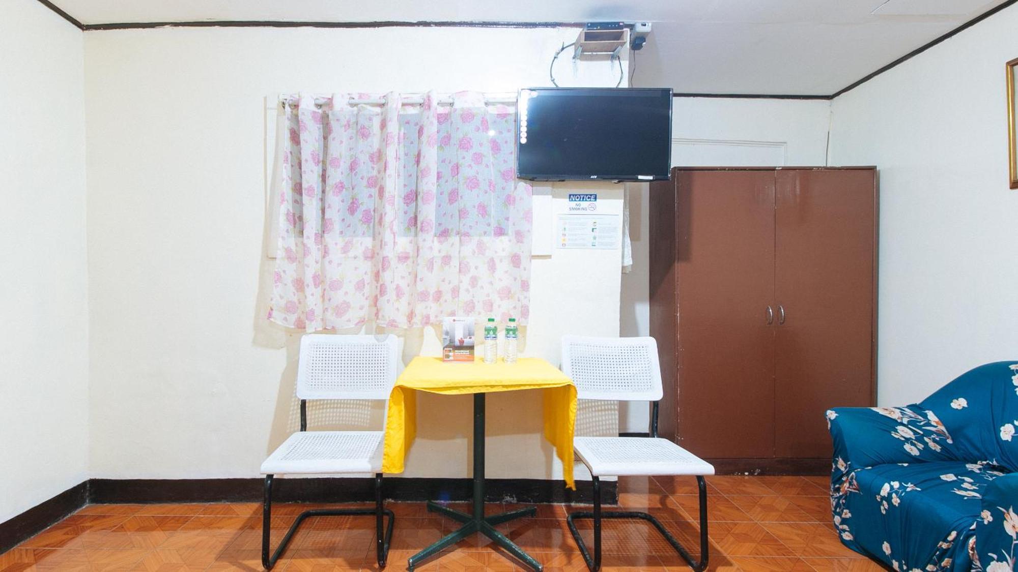 فندق Reddoorz Near East Avenue Medical Center كويزون سيتي المظهر الخارجي الصورة
