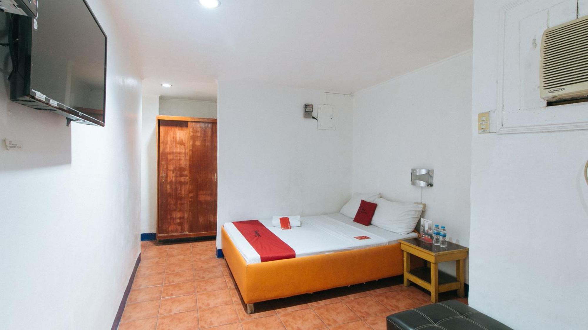فندق Reddoorz Near East Avenue Medical Center كويزون سيتي المظهر الخارجي الصورة