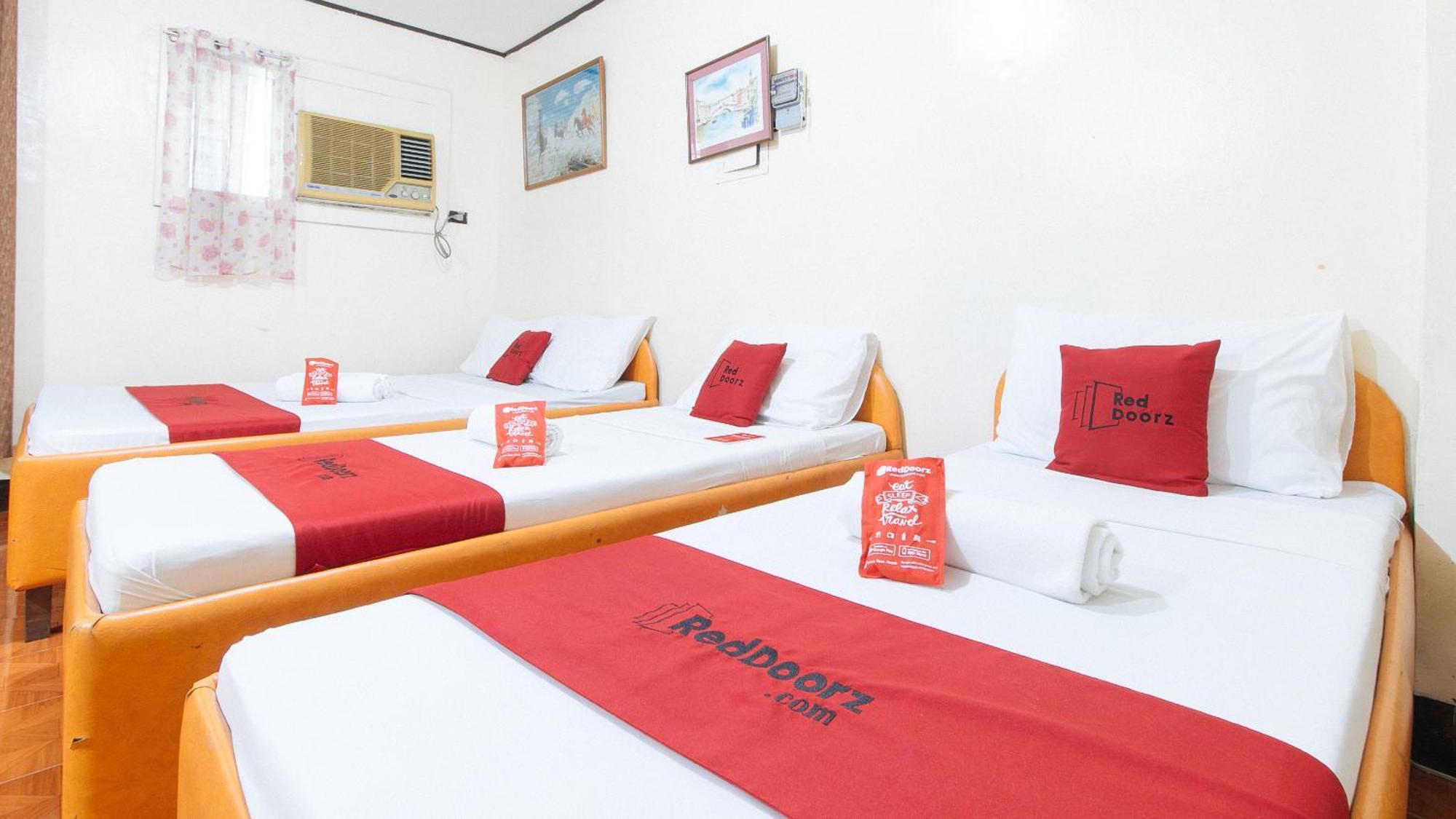 فندق Reddoorz Near East Avenue Medical Center كويزون سيتي المظهر الخارجي الصورة