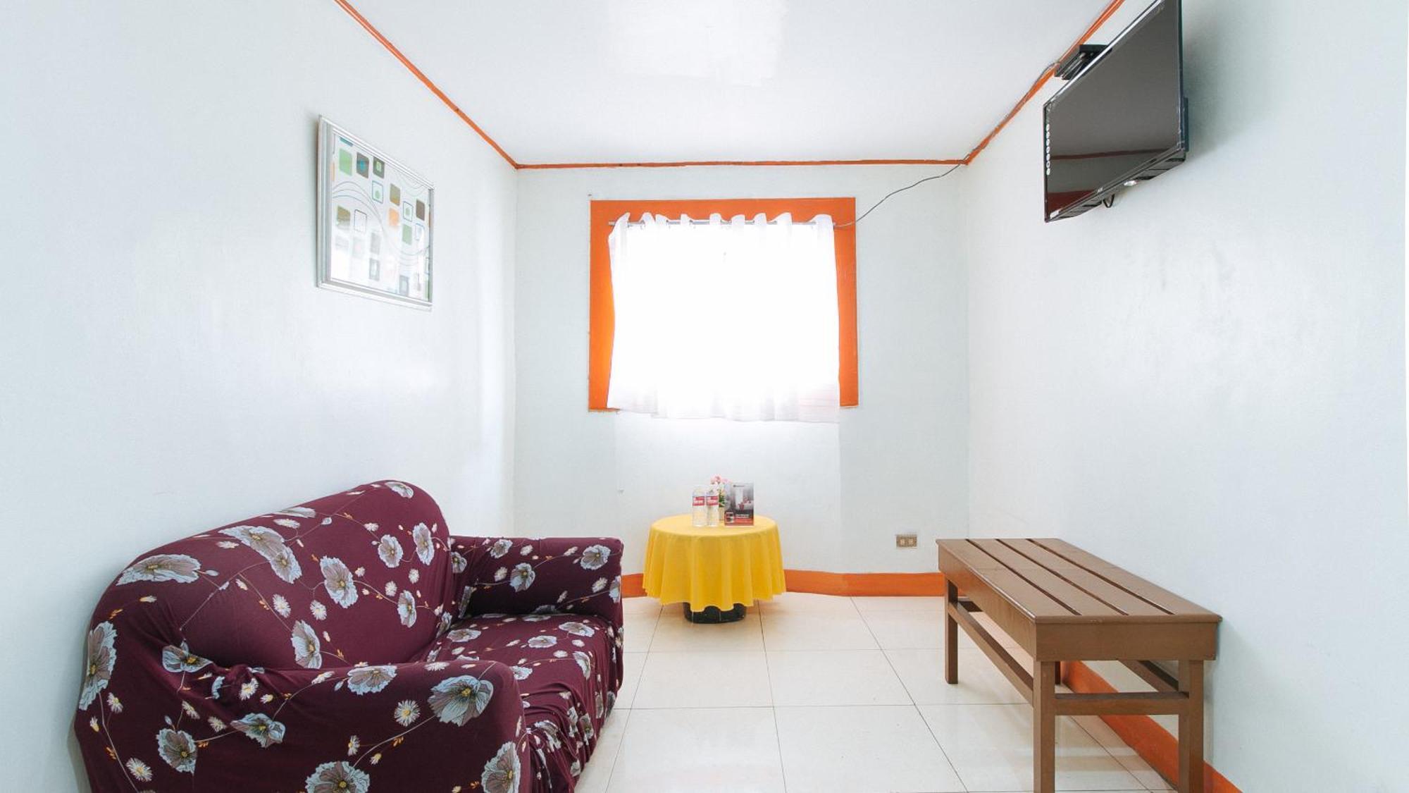 فندق Reddoorz Near East Avenue Medical Center كويزون سيتي المظهر الخارجي الصورة