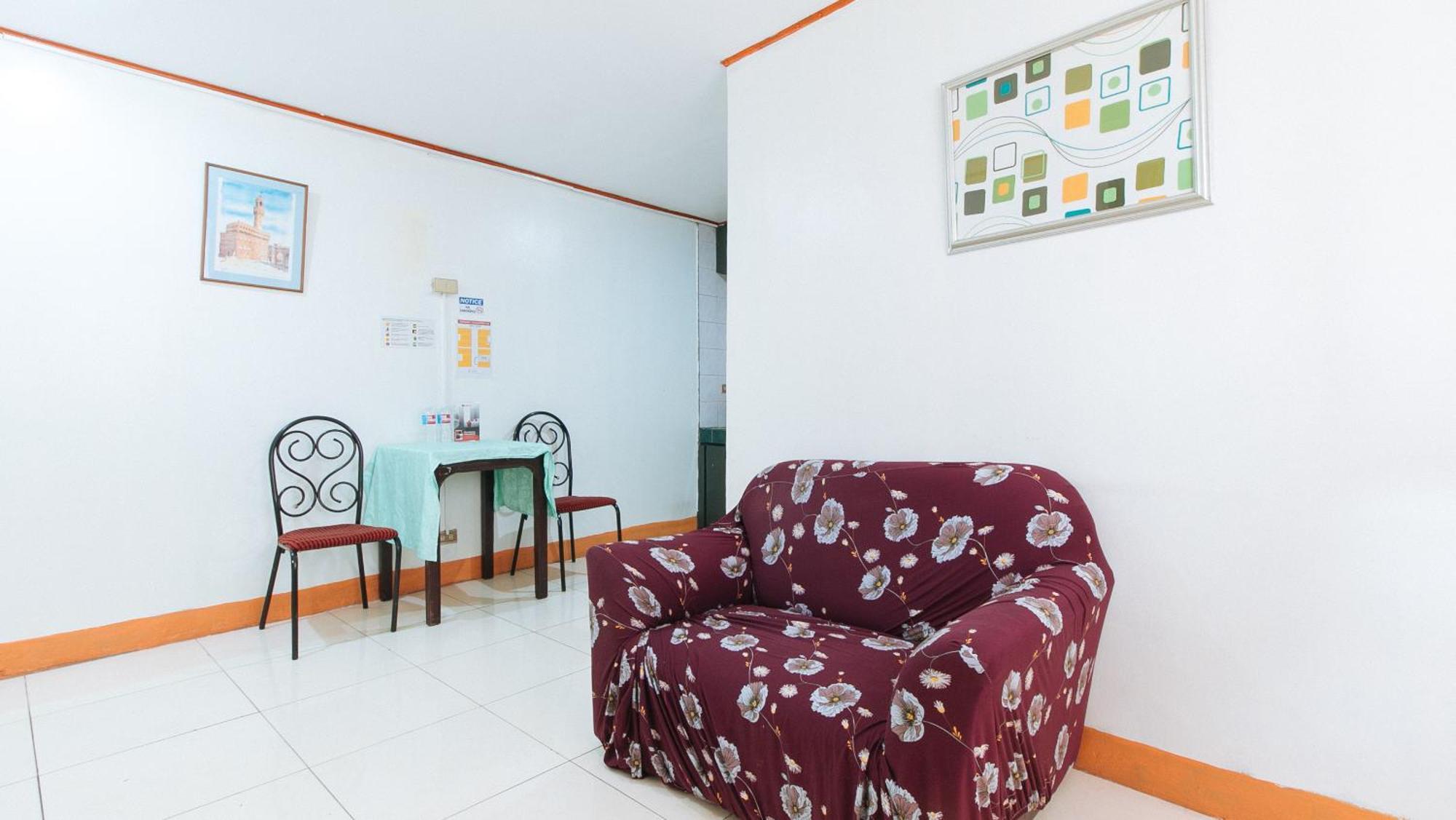 فندق Reddoorz Near East Avenue Medical Center كويزون سيتي المظهر الخارجي الصورة