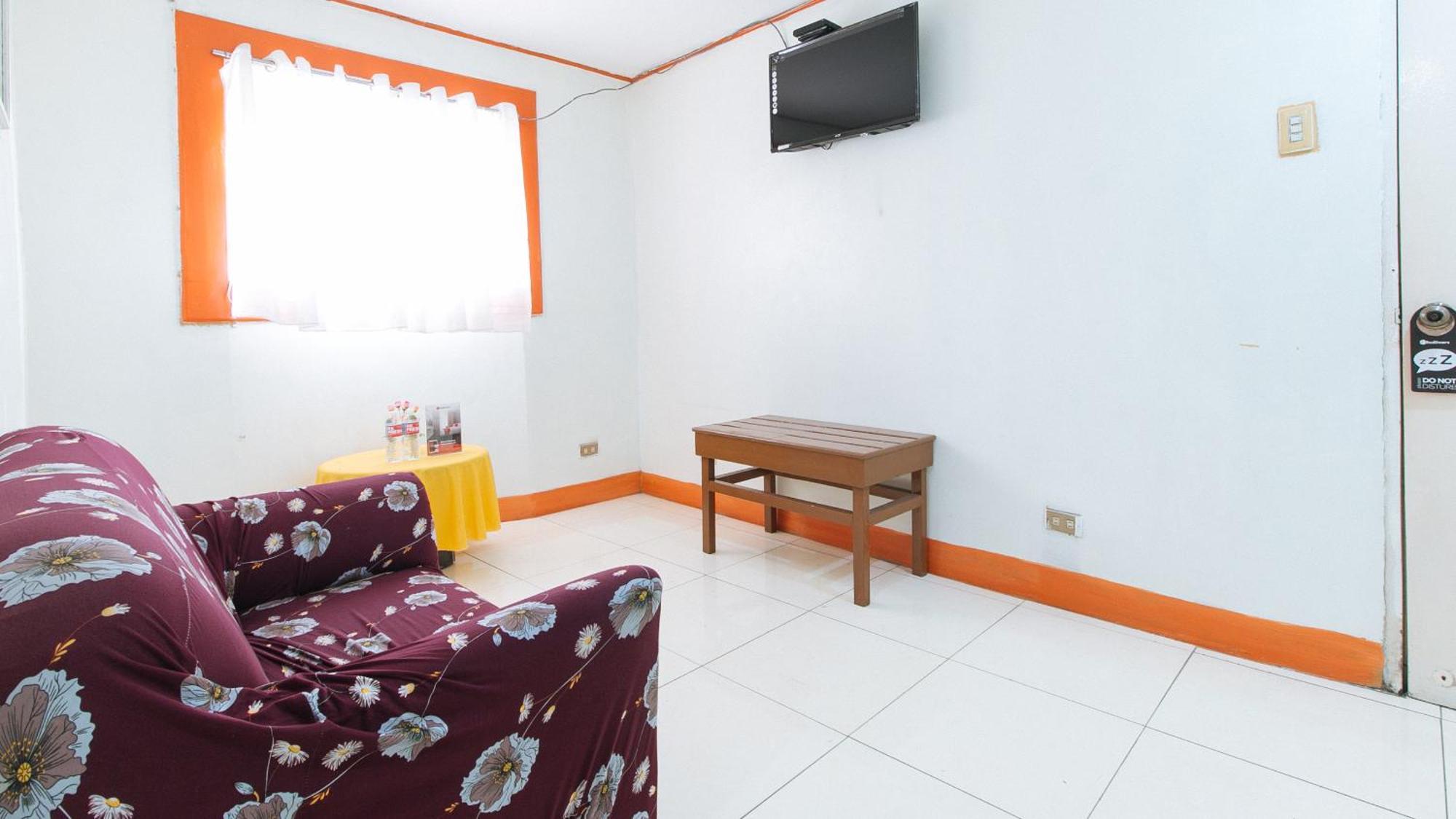 فندق Reddoorz Near East Avenue Medical Center كويزون سيتي المظهر الخارجي الصورة