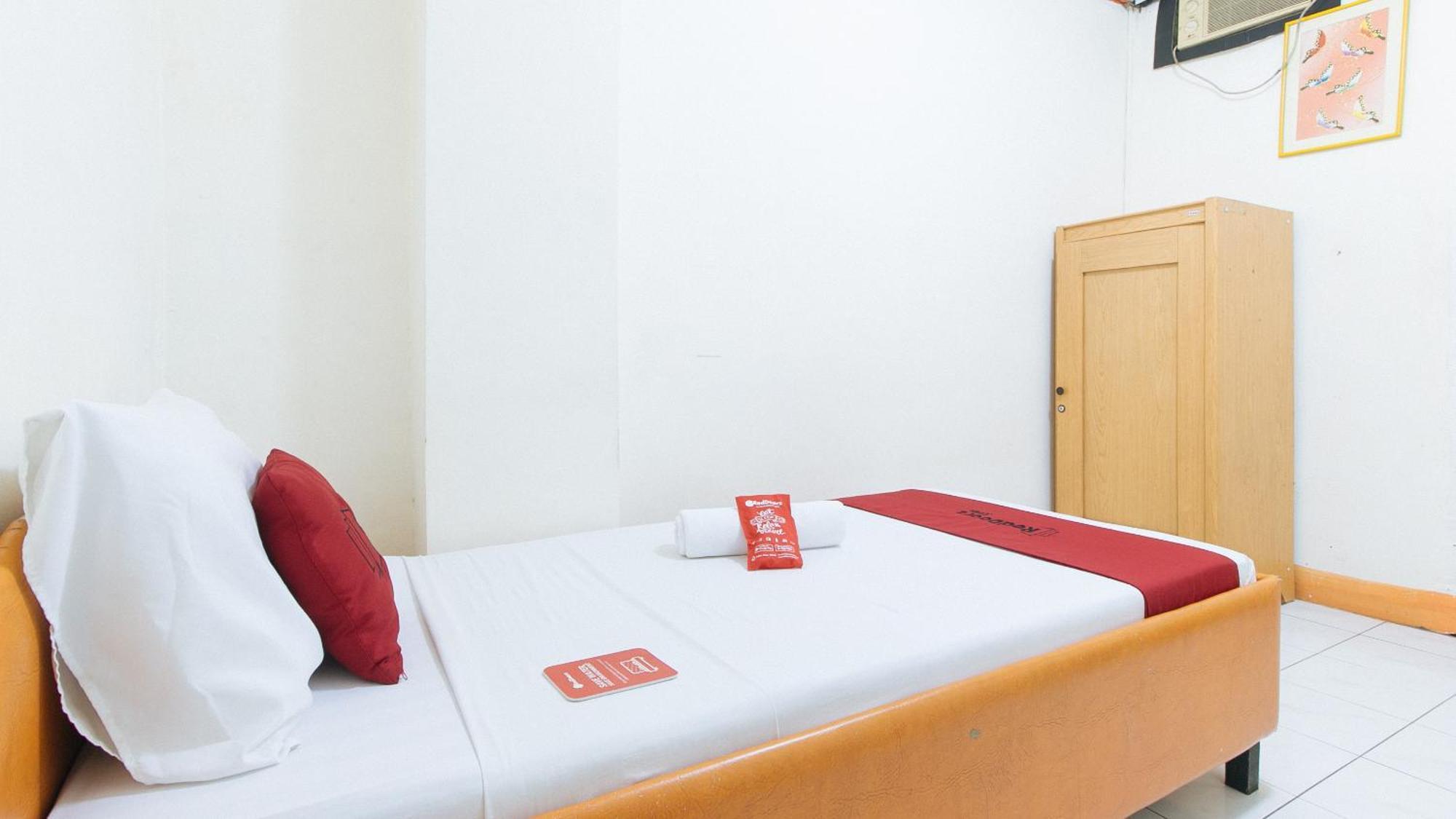 فندق Reddoorz Near East Avenue Medical Center كويزون سيتي المظهر الخارجي الصورة